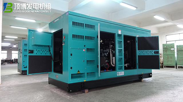 頂博柴油發(fā)電機(jī)組：企業(yè)工廠穩(wěn)定運(yùn)行的堅(jiān)實(shí)后盾，高效智能引領(lǐng)行業(yè)新篇章